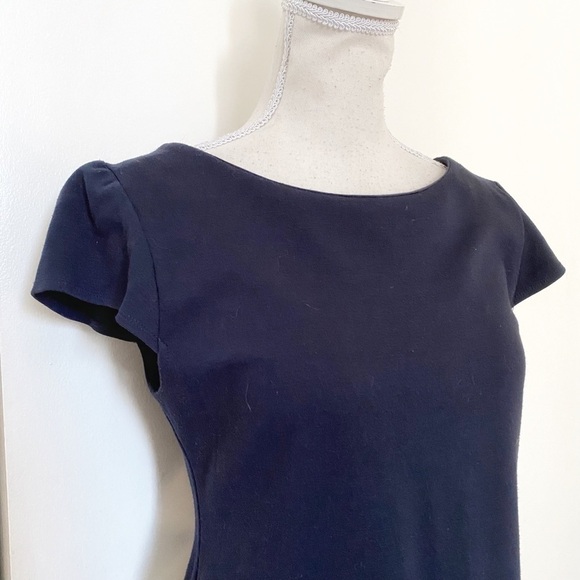 ALICE + OLIVIA EMPLOYED NAVY SHORT SLEEVE SHIFT MINI DRESS - 12 - Picture 4 of 9